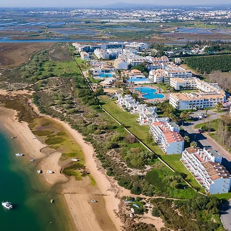 Apartmán Golden 1 Bdr Flat W/ Balcony & Pool By Lovelystay