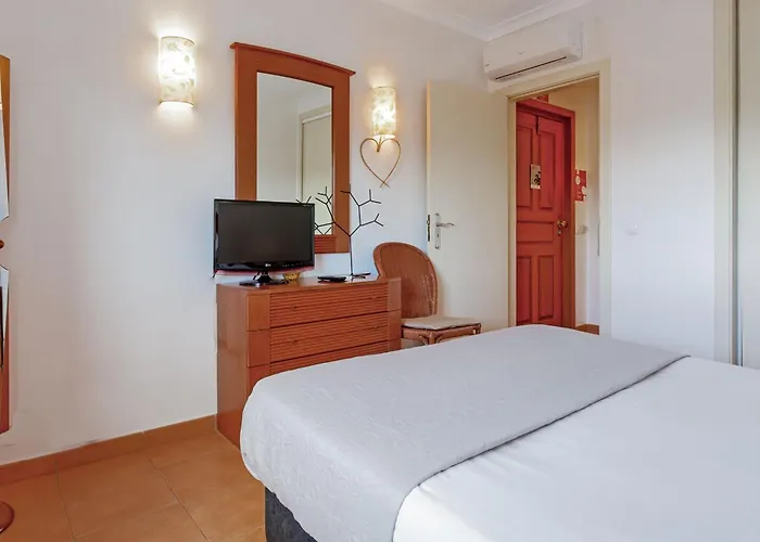 Golden 1 Bdr Flat W/ Balcony & Pool By Lovelystay Apartment *