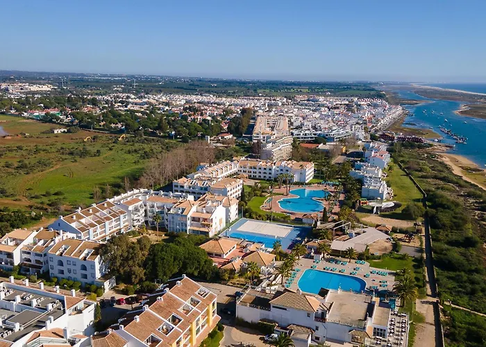 Golden 1 Bdr Flat W/ Balcony & Pool By Lovelystay Apartment *