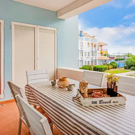 Apartment Golden 1 Bdr Flat W/ Balcony & Pool By Lovelystay *