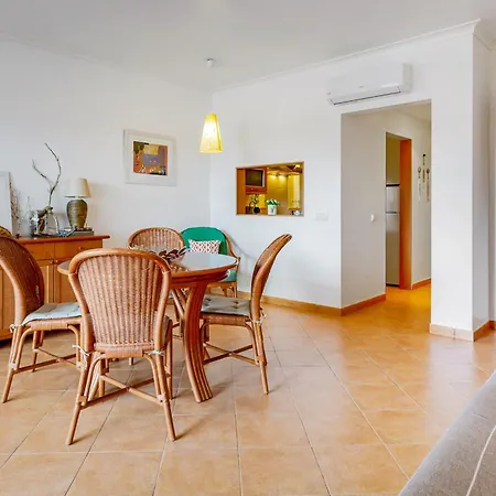 Lägenhet Golden 1 Bdr Flat W/ Balcony & Pool By Lovelystay *